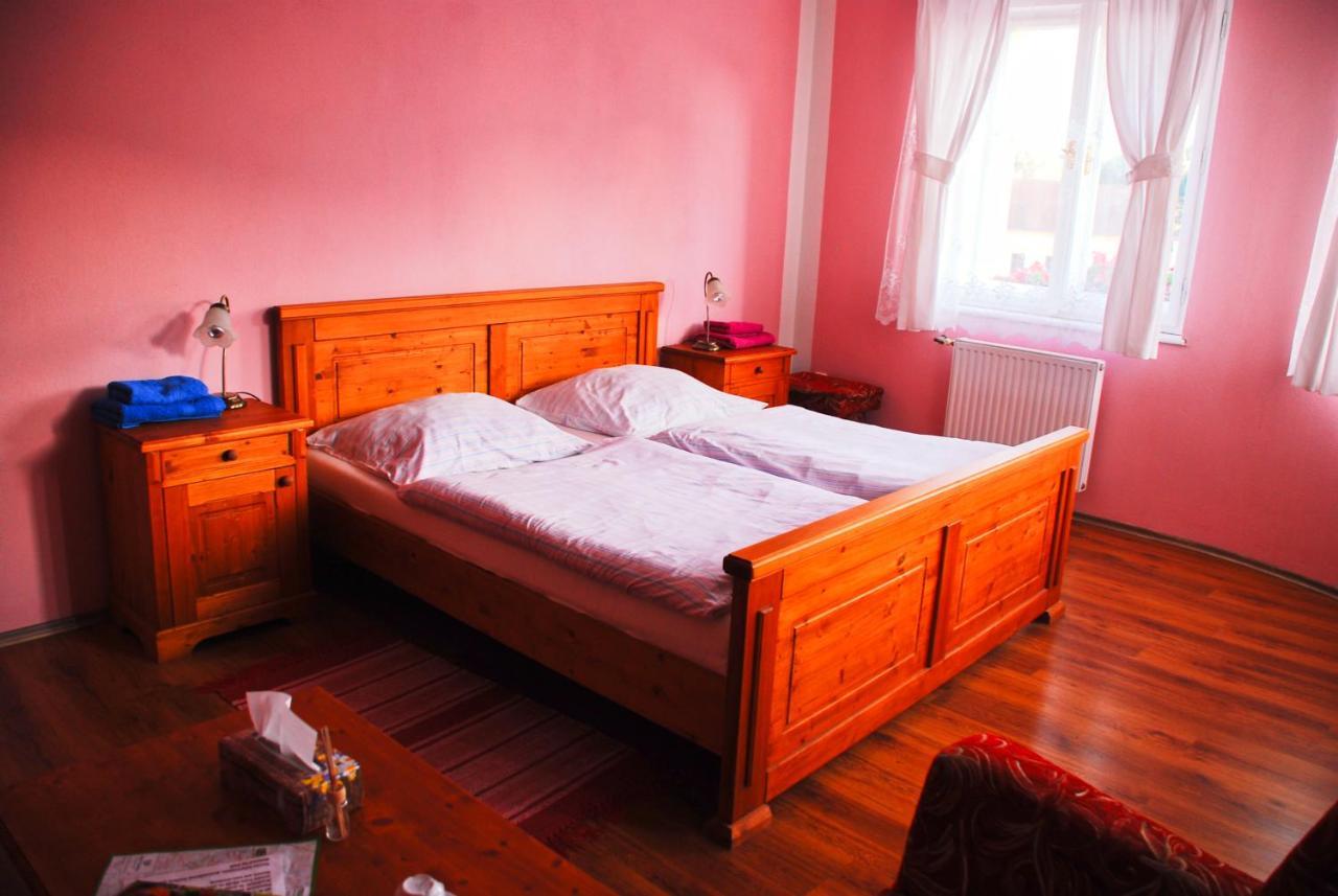 Hostinec A Penzion U Rezku Jistebnice エクステリア 写真