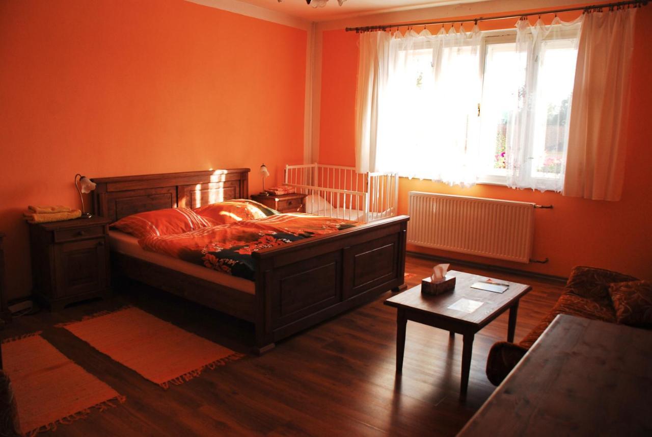Hostinec A Penzion U Rezku Jistebnice エクステリア 写真